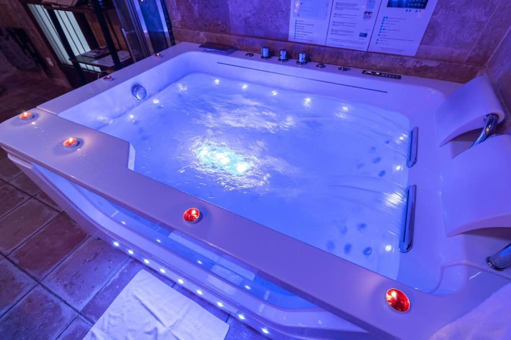 Bed & Spa - La Parenthese Topdestination-Dijon - Centre Ville - Classe 3 Etoiles ภายนอก รูปภาพ